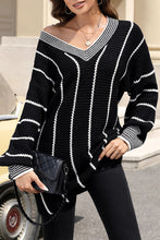 Load image into Gallery viewer, Black Contrast V Neck Loose Tunic Sweater
