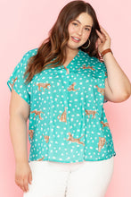 Load image into Gallery viewer, Green Cheetah Daisy Print V Neck Short Sleeve Plus Size Top
