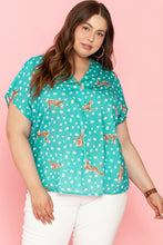 Load image into Gallery viewer, Green Cheetah Daisy Print V Neck Short Sleeve Plus Size Top
