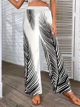 Load image into Gallery viewer, Printed Wide Leg Pants
