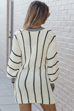 Load image into Gallery viewer, Black Contrast V Neck Loose Tunic Sweater
