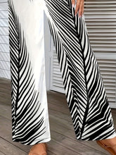 Load image into Gallery viewer, Printed Wide Leg Pants
