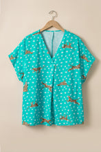 Load image into Gallery viewer, Green Cheetah Daisy Print V Neck Short Sleeve Plus Size Top
