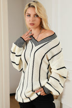 Load image into Gallery viewer, Black Contrast V Neck Loose Tunic Sweater
